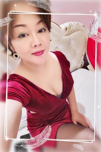 杭州老凤楼熟女(丝袜肥臀)